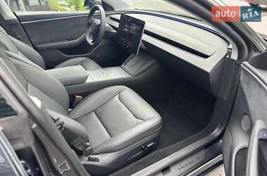 Седан Tesla Model 3 2024 в 