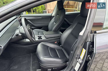 Седан Tesla Model 3 2021 в 