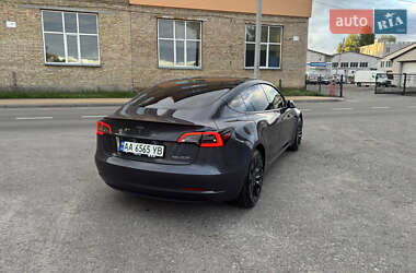Седан Tesla Model 3 2023 в 