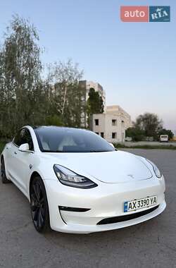Седан Tesla Model 3 2019 в Киеве