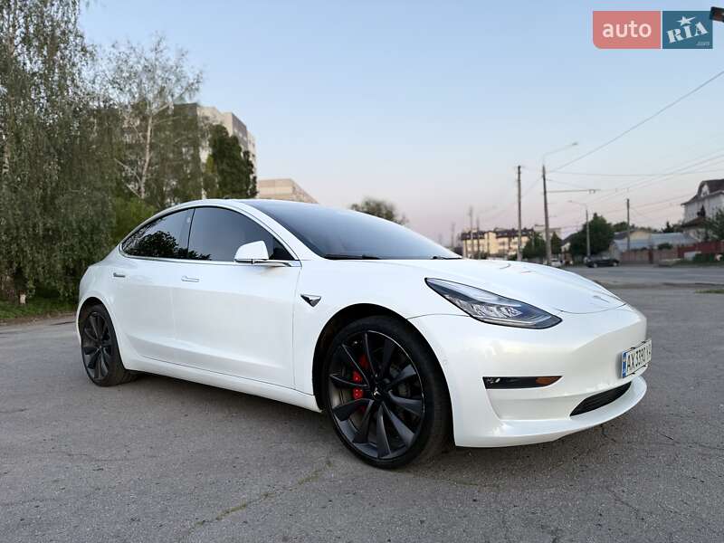 Седан Tesla Model 3 2019 в 