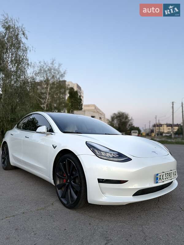 Седан Tesla Model 3 2019 в Києві