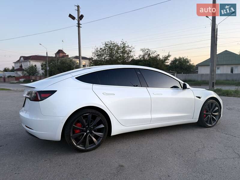 Седан Tesla Model 3 2019 в Києві