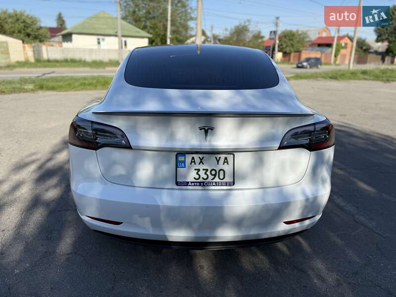 Седан Tesla Model 3 2019 в Києві
