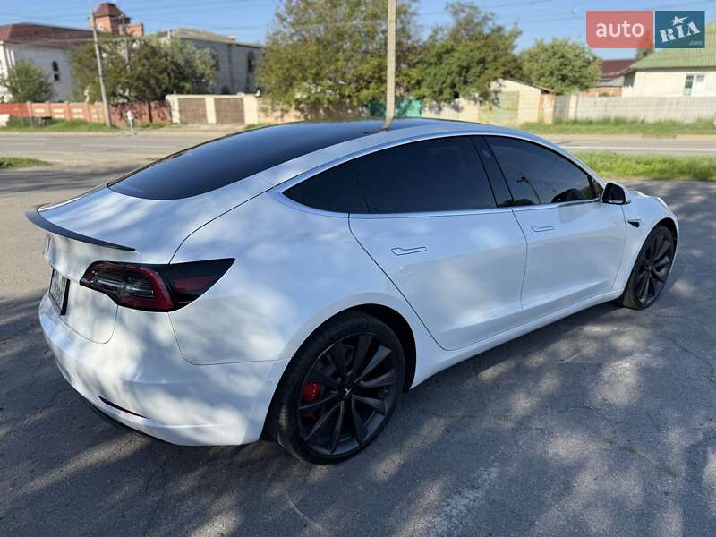 Седан Tesla Model 3 2019 в Києві