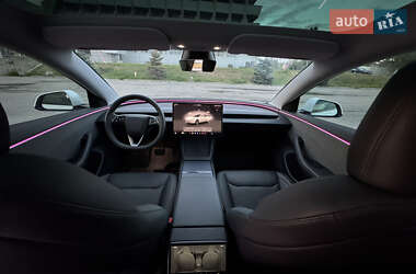 Седан Tesla Model 3 2024 в 