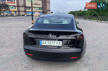Седан Tesla Model 3 2020 в 