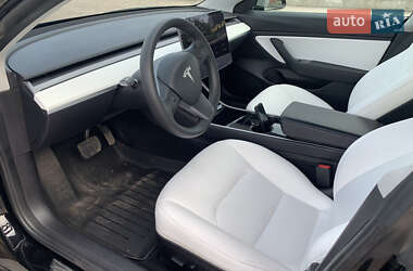 Седан Tesla Model 3 2020 в 