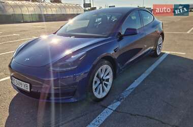 Седан Tesla Model 3 2022 в 