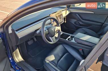 Седан Tesla Model 3 2022 в 