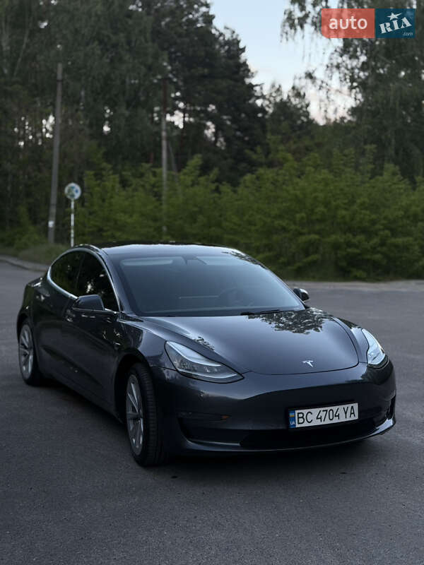 Седан Tesla Model 3 2019 в Львове