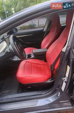 Седан Tesla Model 3 2022 в Киеве