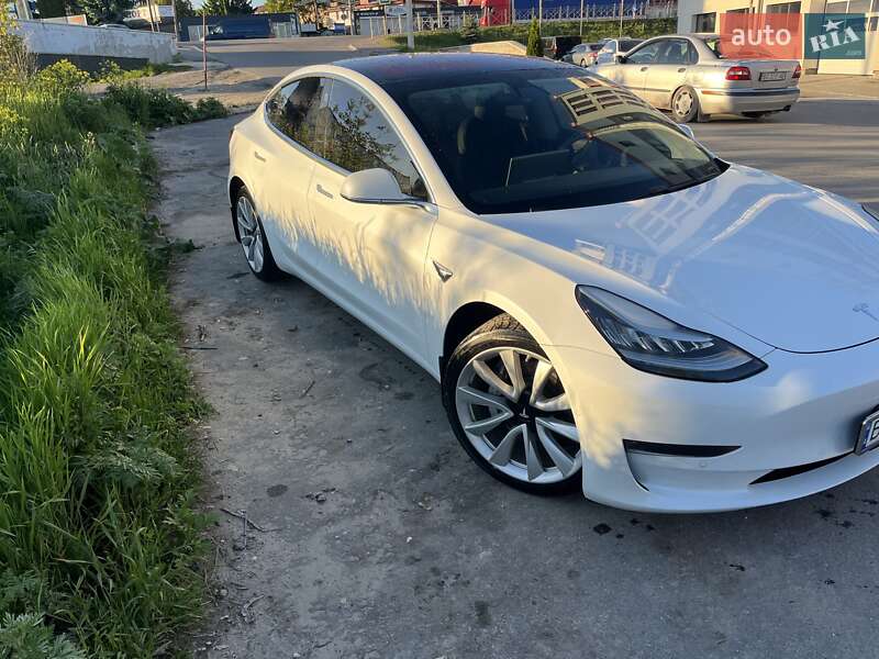 Седан Tesla Model 3 2018 в Тернополі