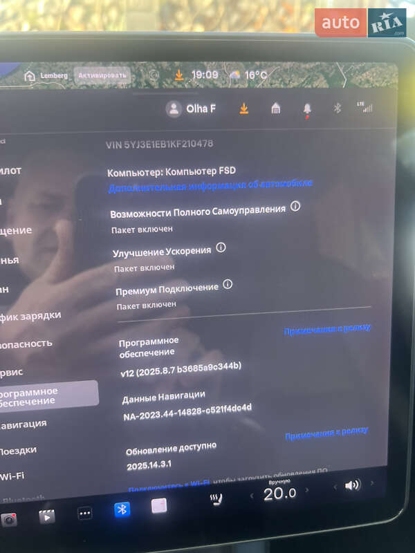 Седан Tesla Model 3 2019 в Львове