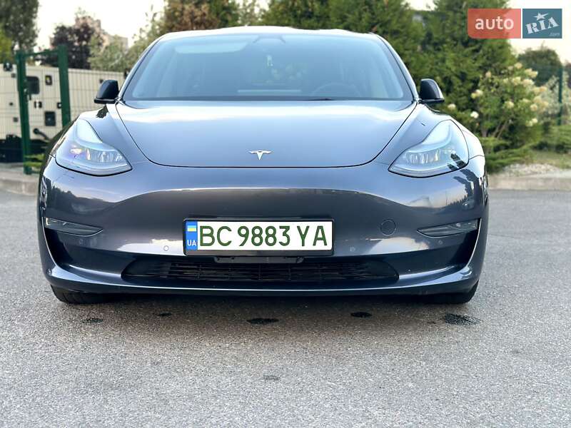Седан Tesla Model 3 2021 в Києві