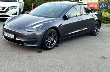 Седан Tesla Model 3 2021 в 