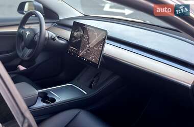 Седан Tesla Model 3 2021 в 