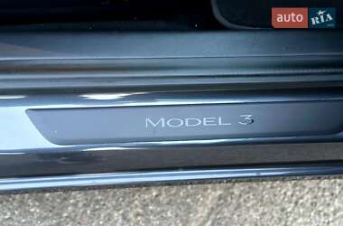 Седан Tesla Model 3 2021 в Киеве