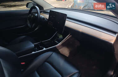 Седан Tesla Model 3 2019 в 