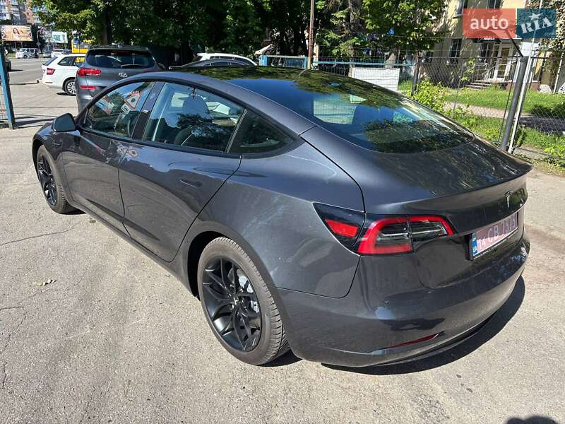 Седан Tesla Model 3 2023 в Полтаві
