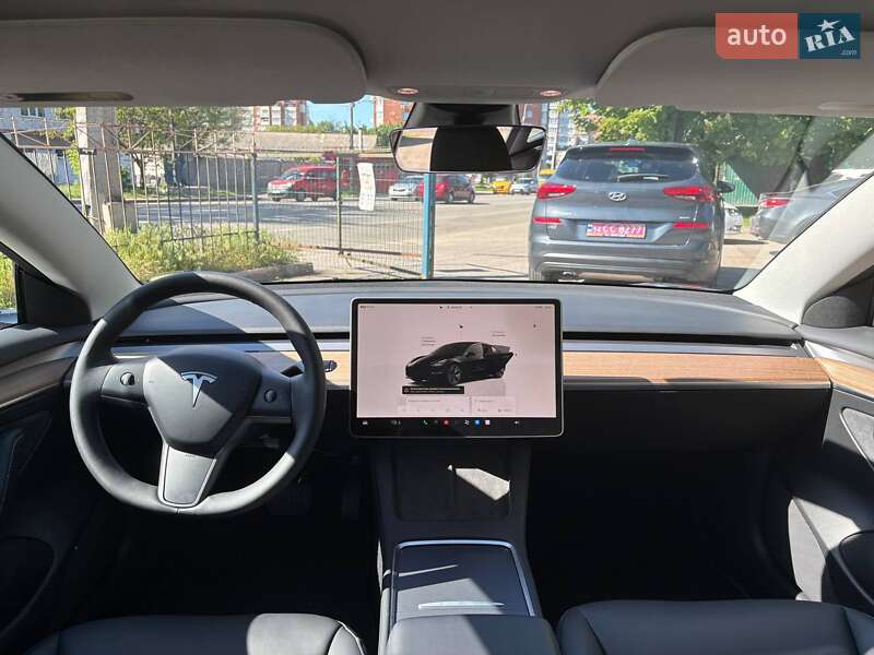 Седан Tesla Model 3 2023 в Полтаві