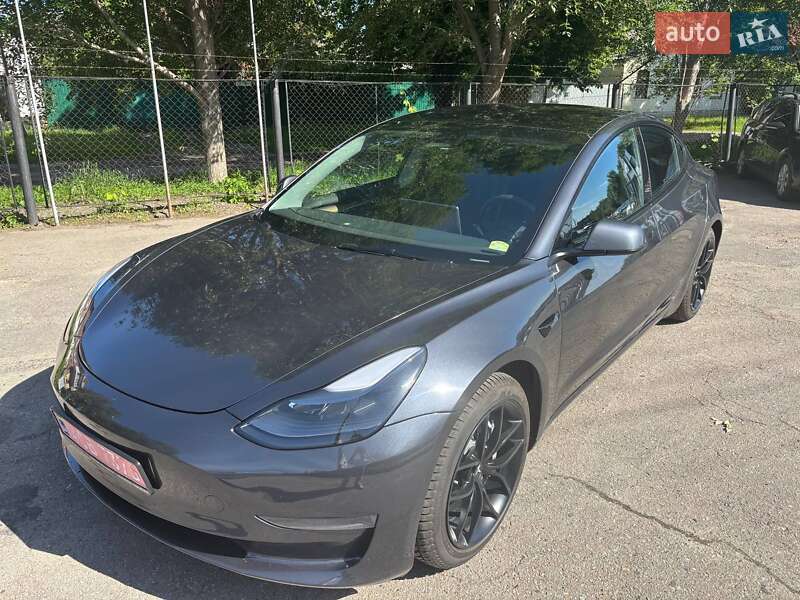 Седан Tesla Model 3 2023 в Полтаві