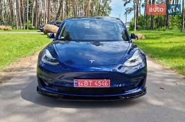 Седан Tesla Model 3 2019 в Житомире
