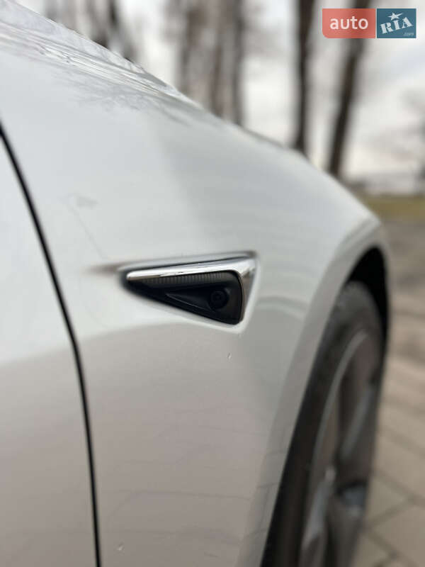 Седан Tesla Model 3 2018 в Києві