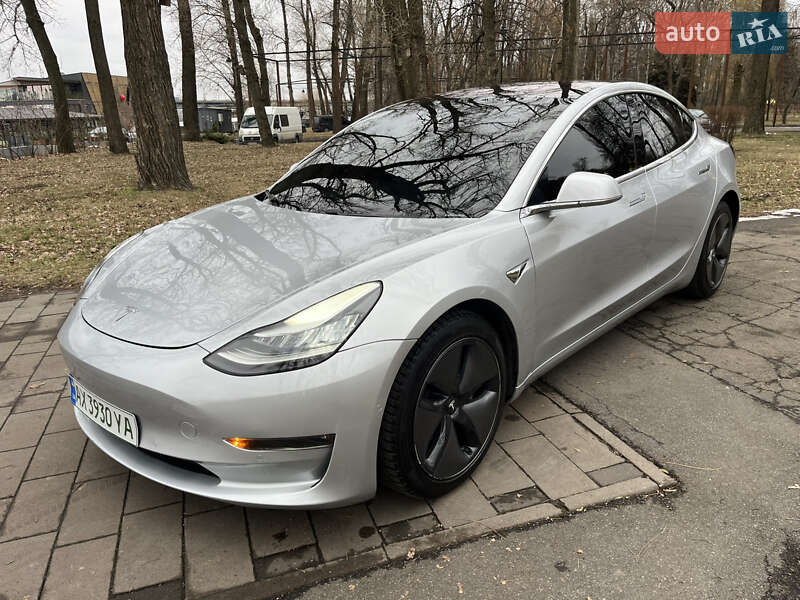 Седан Tesla Model 3 2018 в Києві