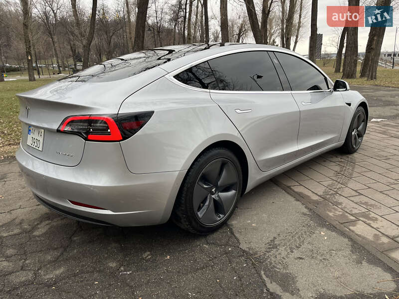 Седан Tesla Model 3 2018 в Києві