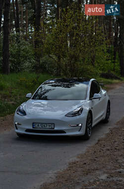 Седан Tesla Model 3 2021 в 