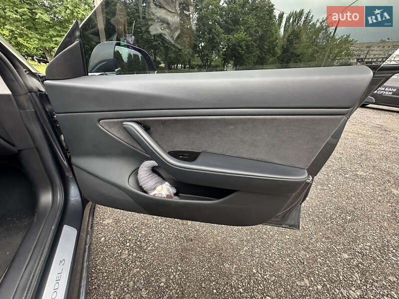 Седан Tesla Model 3 2018 в Запорожье