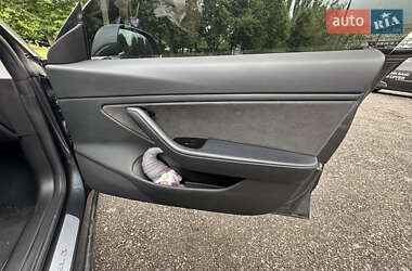 Седан Tesla Model 3 2018 в 