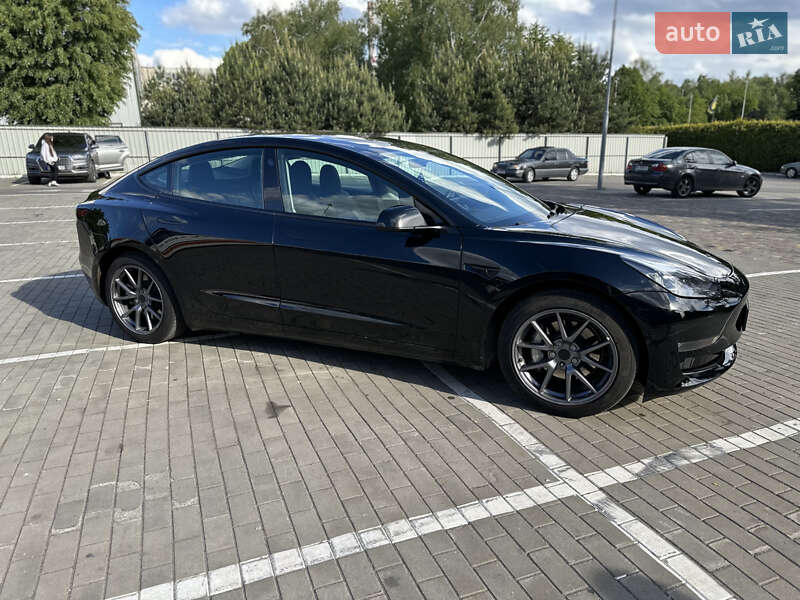 Седан Tesla Model 3 2022 в Луцке