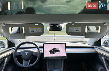 Седан Tesla Model 3 2022 в 