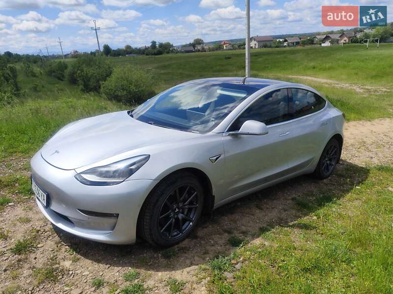 Седан Tesla Model 3 2018 в 