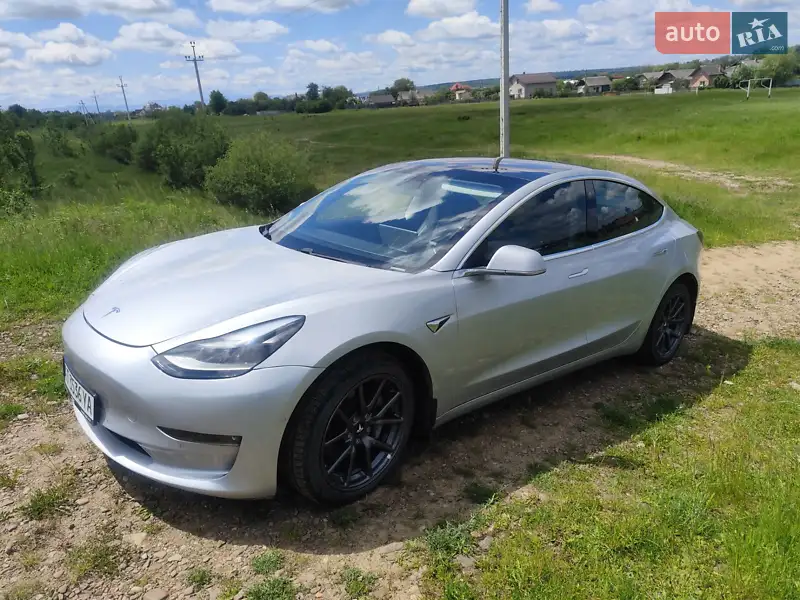 Седан Tesla Model 3 2018 в 