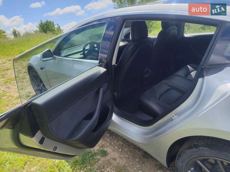 Седан Tesla Model 3 2018 в Івано-Франківську