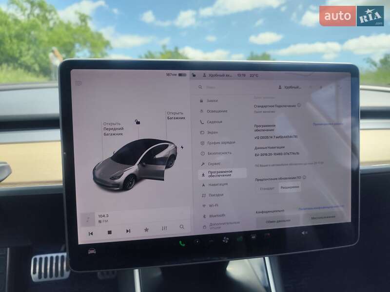 Седан Tesla Model 3 2018 в Івано-Франківську