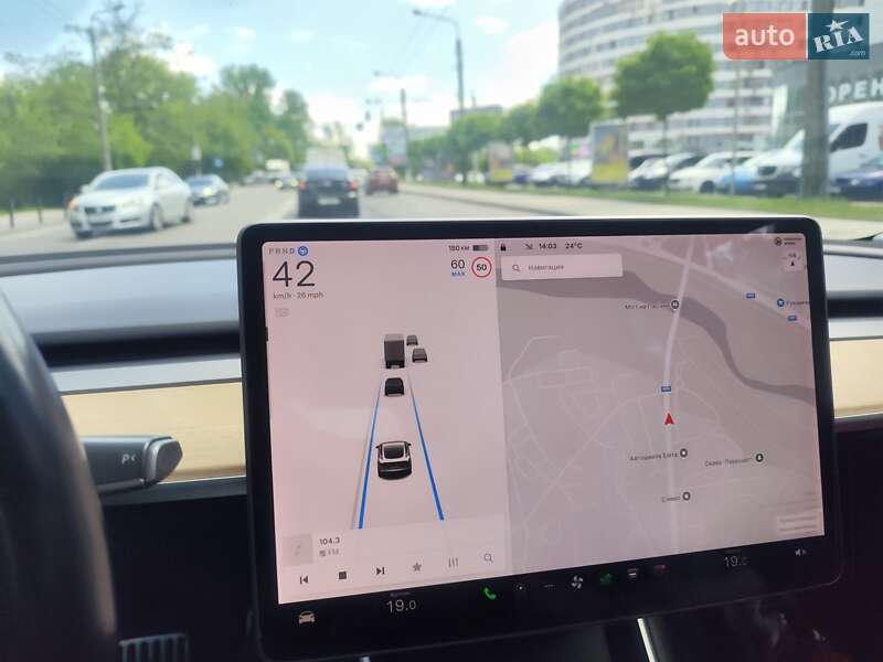 Седан Tesla Model 3 2018 в Івано-Франківську