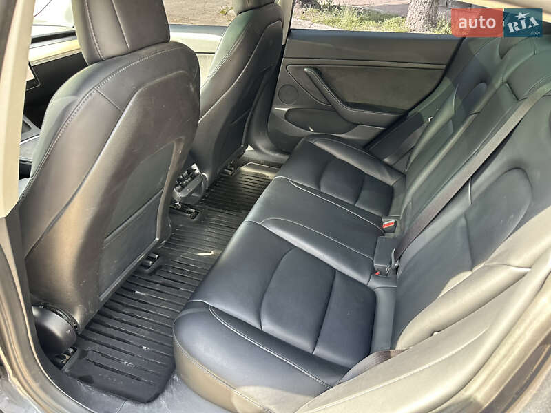 Седан Tesla Model 3 2022 в Сумах