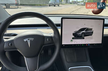 Седан Tesla Model 3 2022 в 