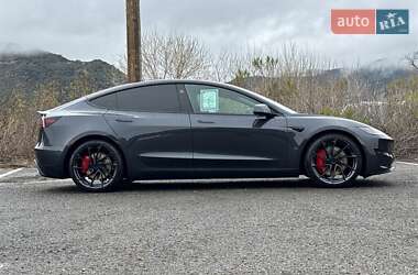 Седан Tesla Model 3 2024 в 