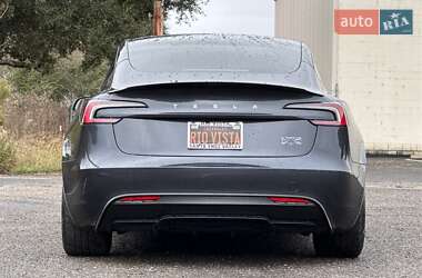 Седан Tesla Model 3 2024 в 