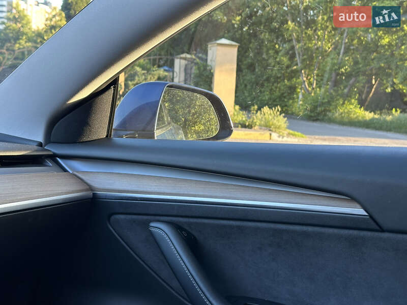 Седан Tesla Model 3 2021 в Києві