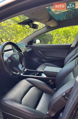 Седан Tesla Model 3 2019 в 