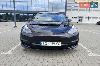 Седан Tesla Model 3 2023 в 