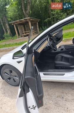 Седан Tesla Model 3 2021 в Бережанах