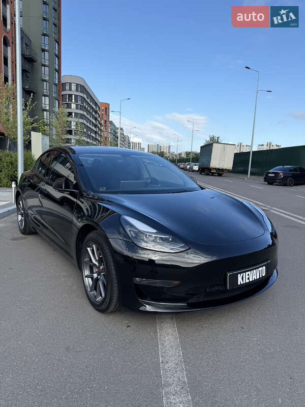 Tesla Model 3 2021