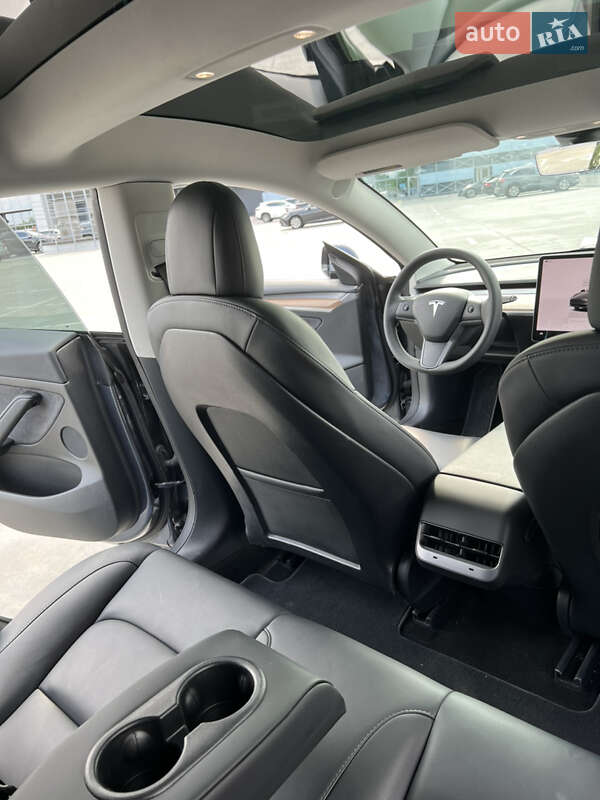 Седан Tesla Model 3 2022 в Києві